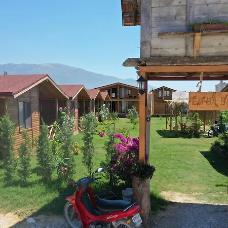 Bed & Breakfast Em-ba Butik 3*